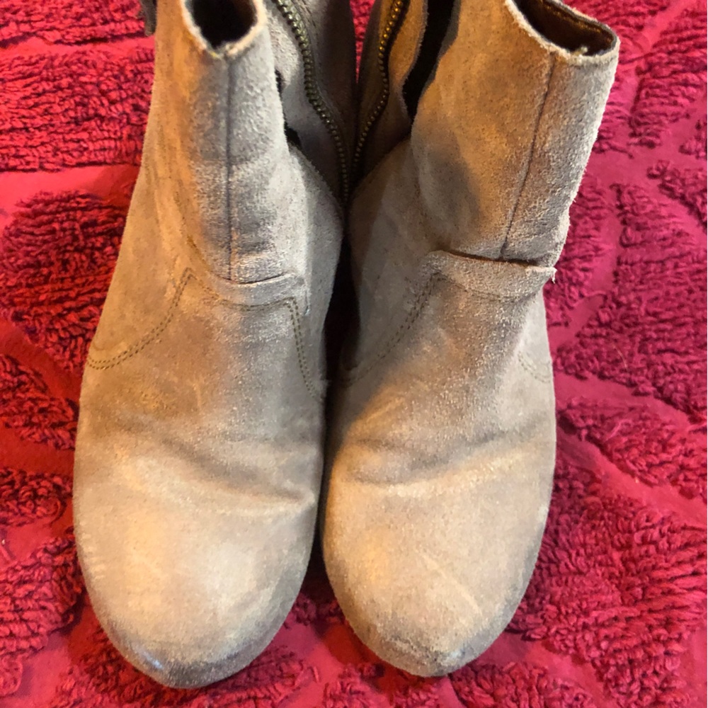 OTBT side zip ankle boots size 7.5